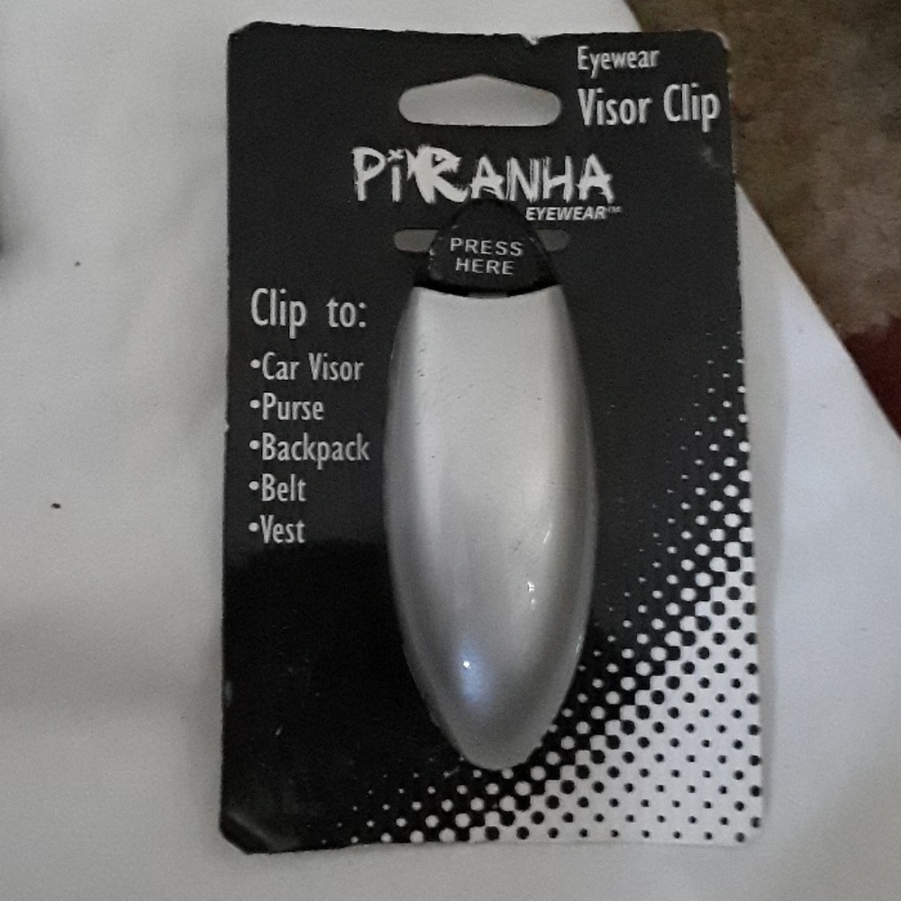 Visor clip